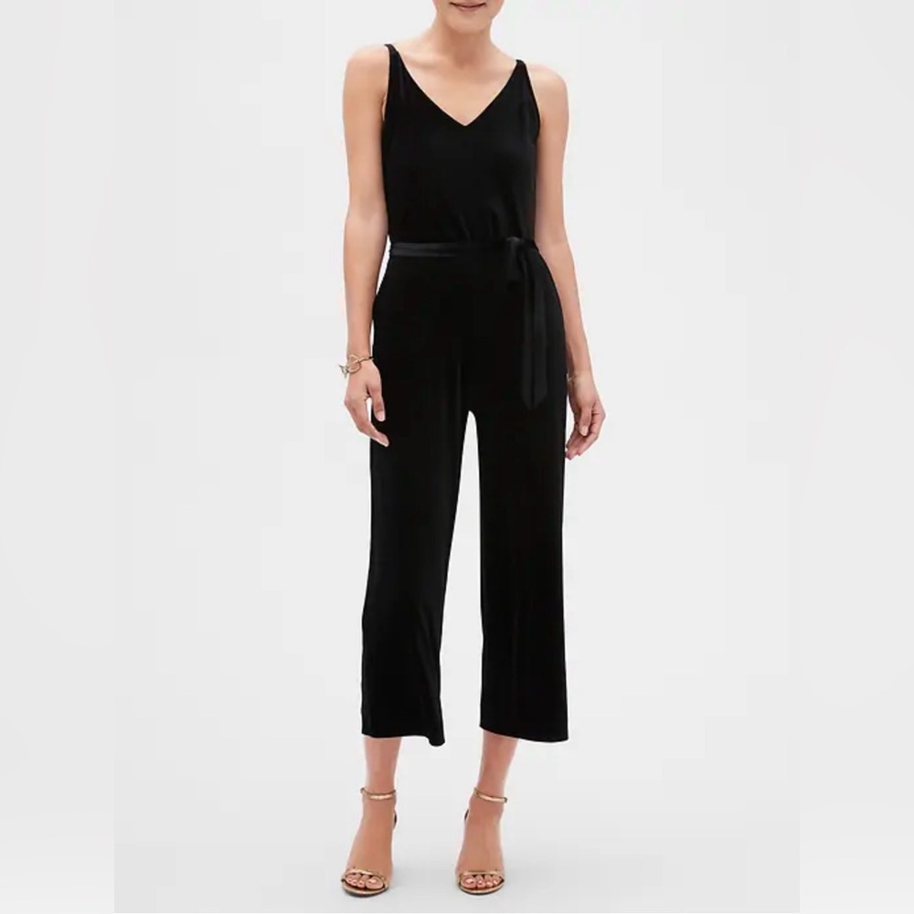 Banana Republic size 4 black velvet Jumpsuit